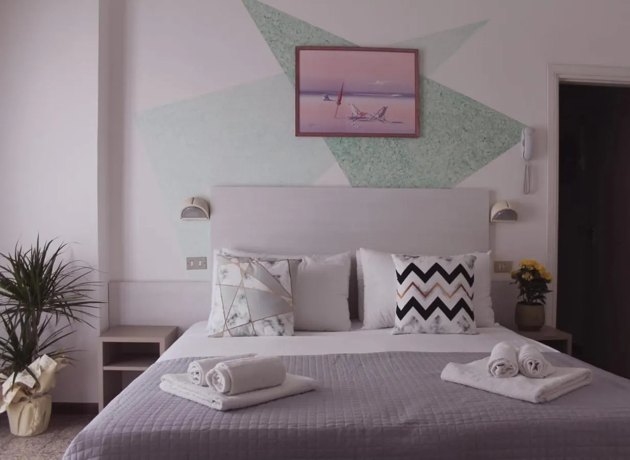 Alevon Hotel Rimini 3*,